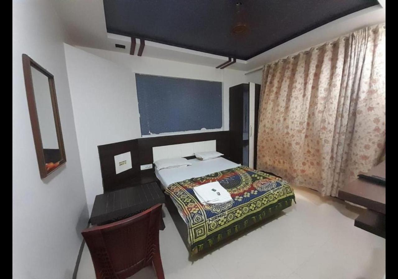 Hotel Sai Ganesh Lodging & Boarding By Wb Inn Titwala Exterior photo